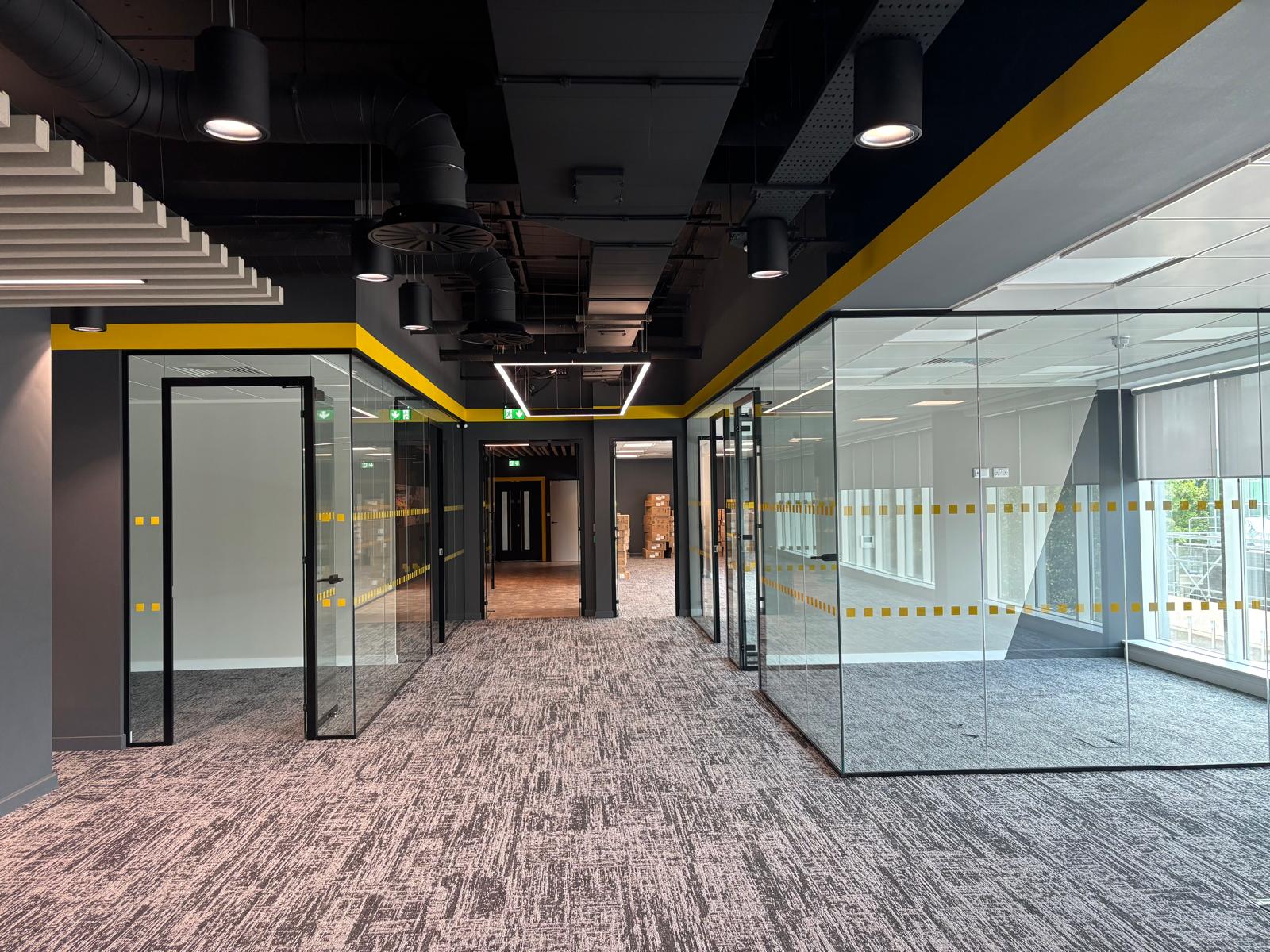 DHL - Image 6